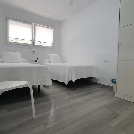 Con Piscina Rana Holiday home *